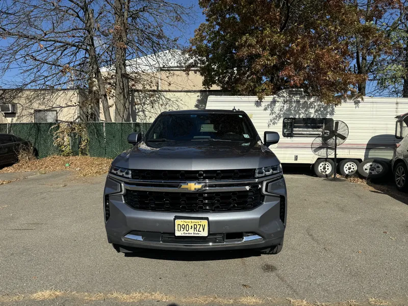 2021 Chevrolet Suburban - Image 2