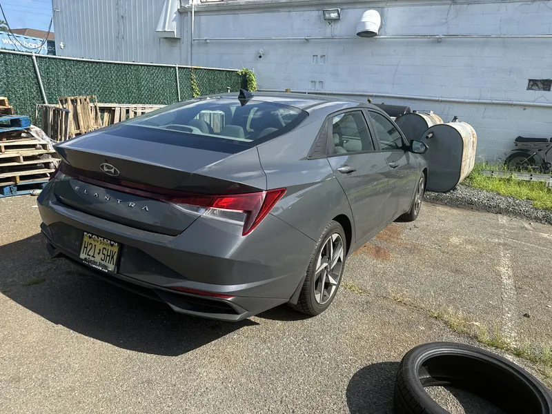 2023 Hyundai Elantra - Image 3