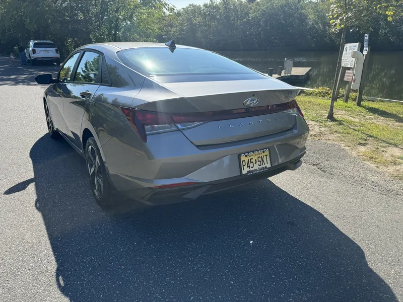 2023 Hyundai Elantra - Image 3