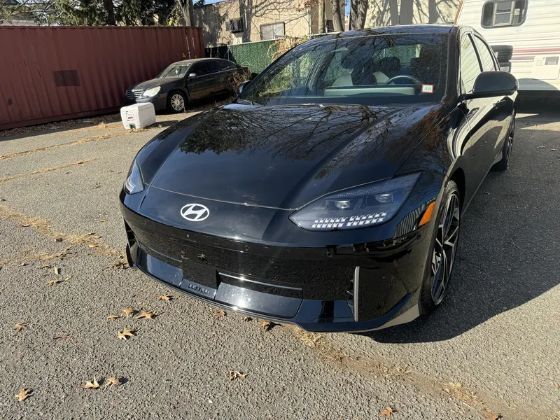 2023 Hyundai IONIQ 6 - Image 2