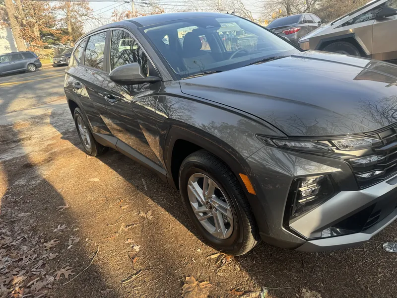 2025 Hyundai Tucson - Image 2