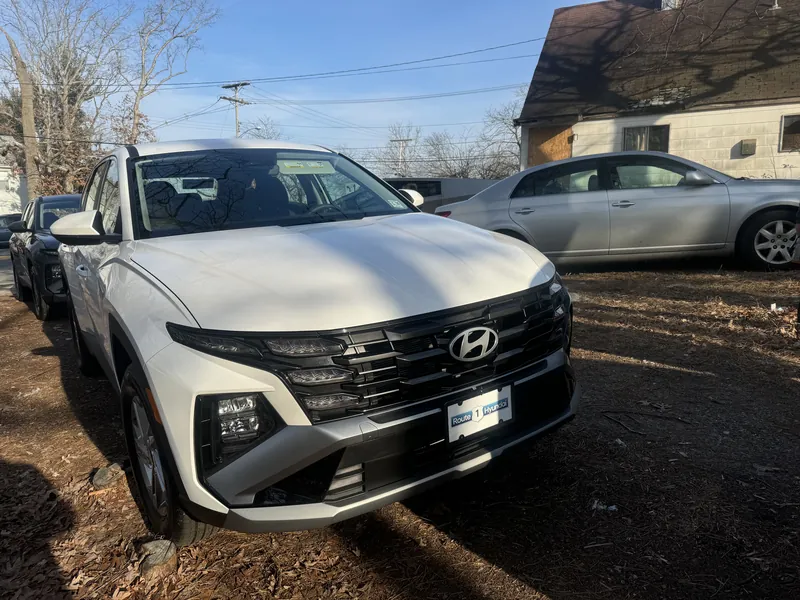2025 Hyundai Tucson - Image 3