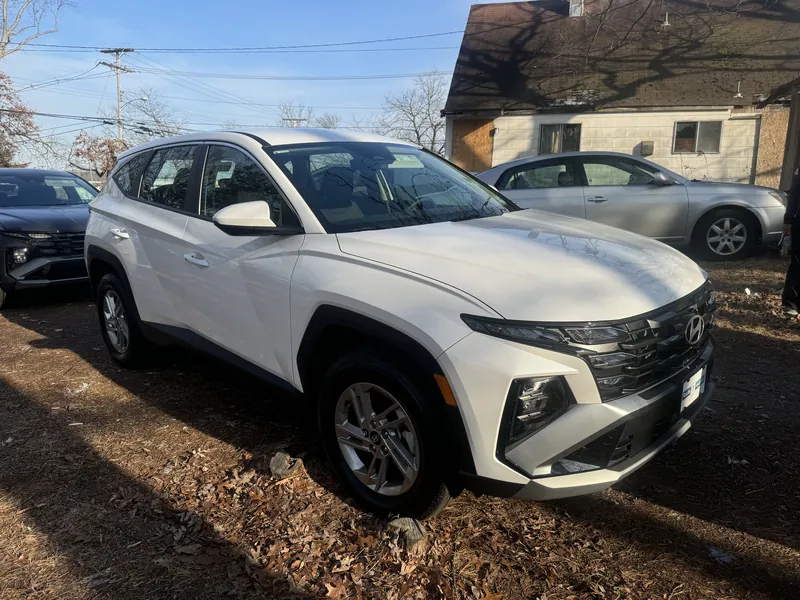 2025 Hyundai Tucson - Image 2