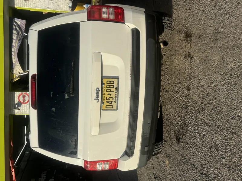 2017 Jeep Patriot - Image 2