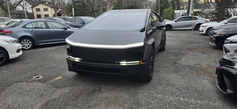 2024 Tesla Cybertruck - Image 2