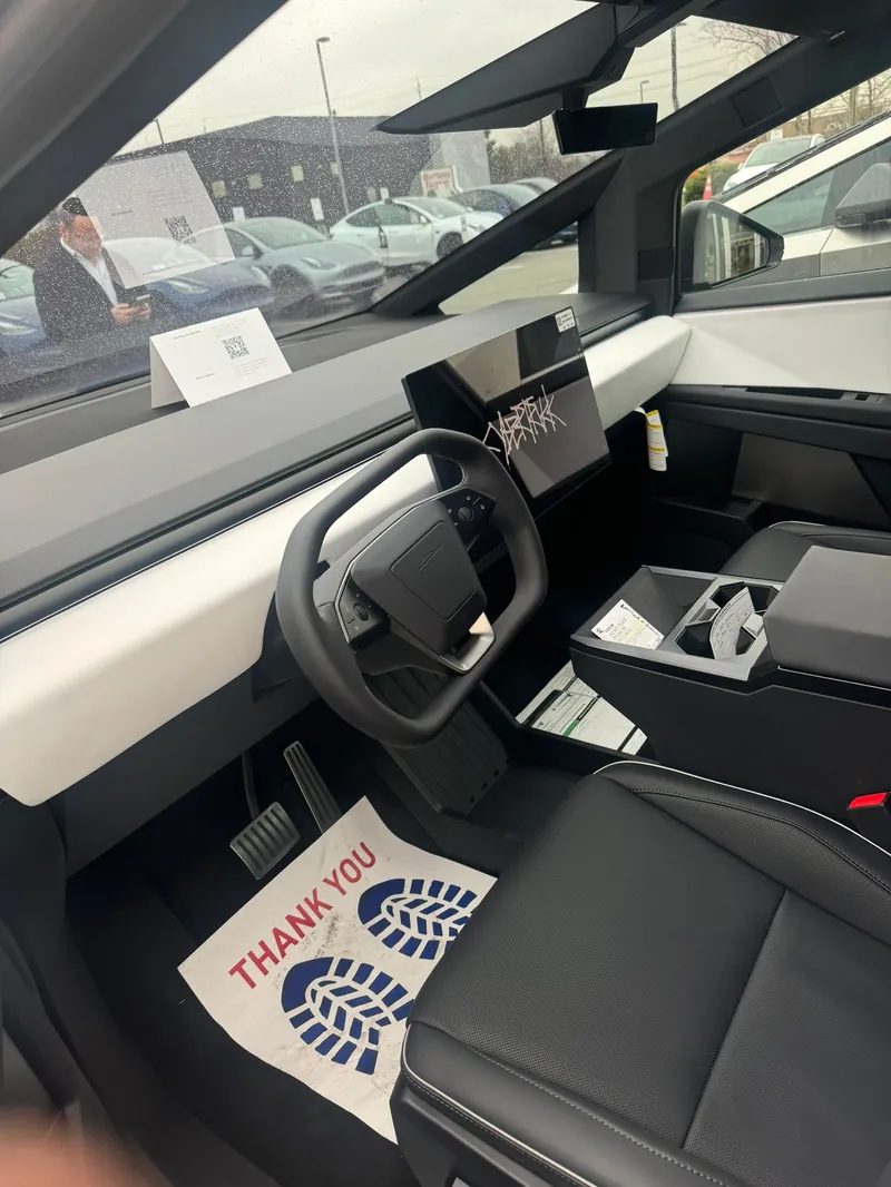 2024 Tesla Cybertruck - Image 3