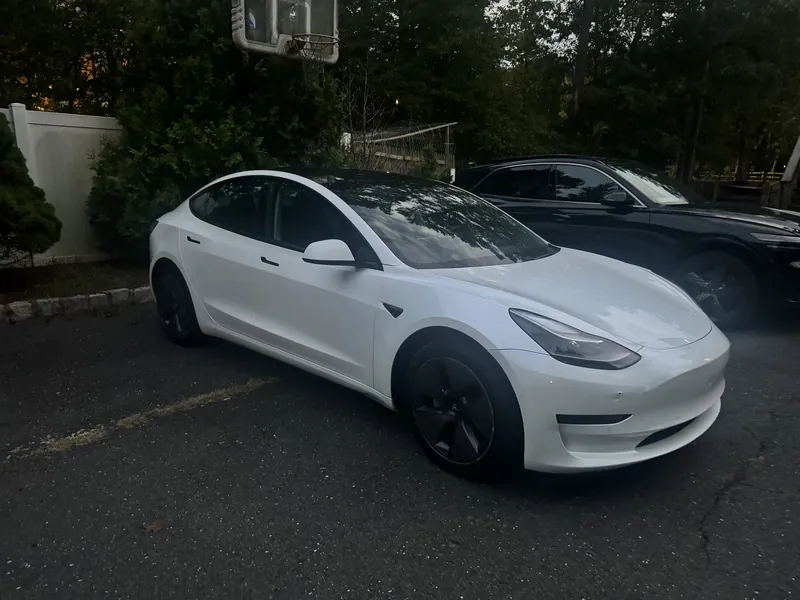 2022 Tesla Model 3 - Image 2