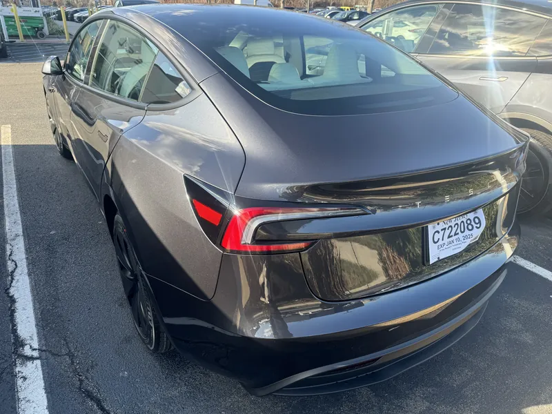 2025 Tesla Model 3 - Image 3